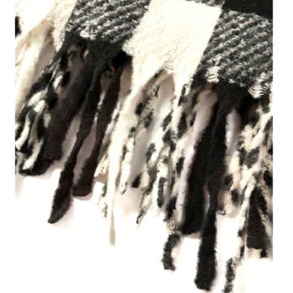 Soft Winter Scarf - Picture 4 of 13